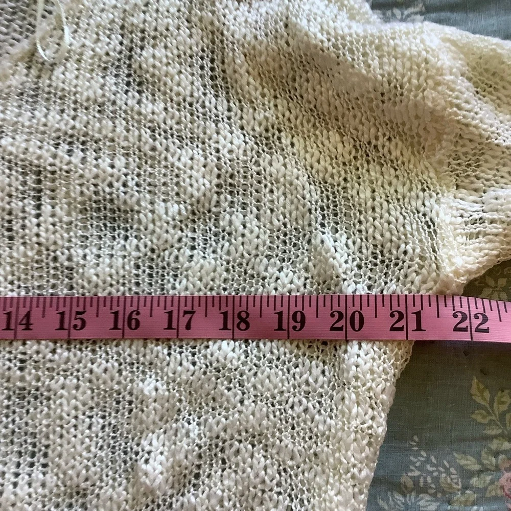 NWT Quinn Womens Size Medium Long Sleeve Split Hem Lightweight Sweater